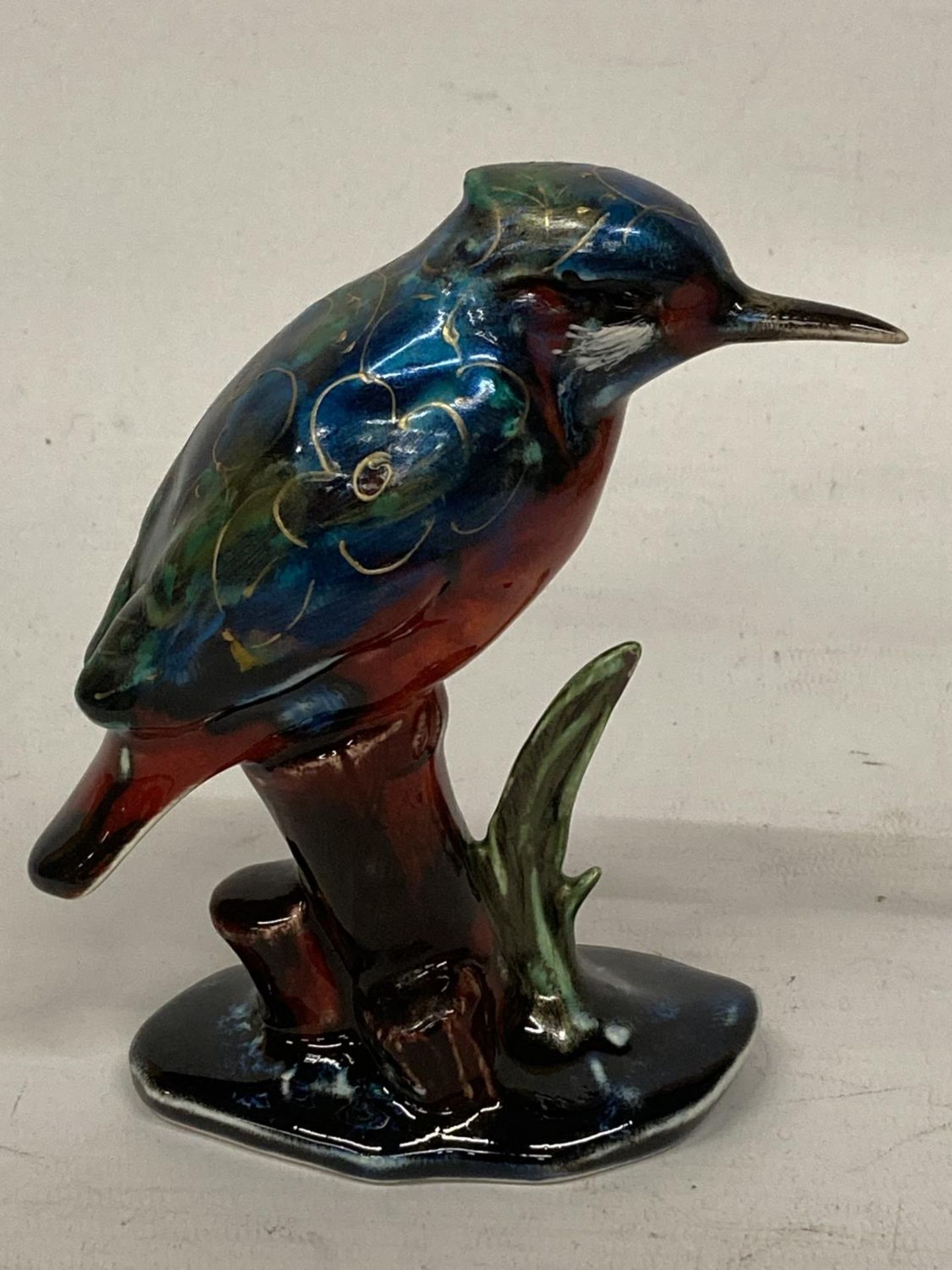 AN ANITA HARRIS KINGFISHER SIGNED IN GOLD - Image 2 of 4