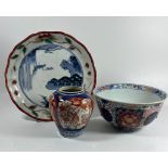 THREE 19TH CENTURY JAPANESE IMARI ITEMS, OVOID JAR, PLATE AND BOWL, SIX CHARACTER MARK AND DOUBLE