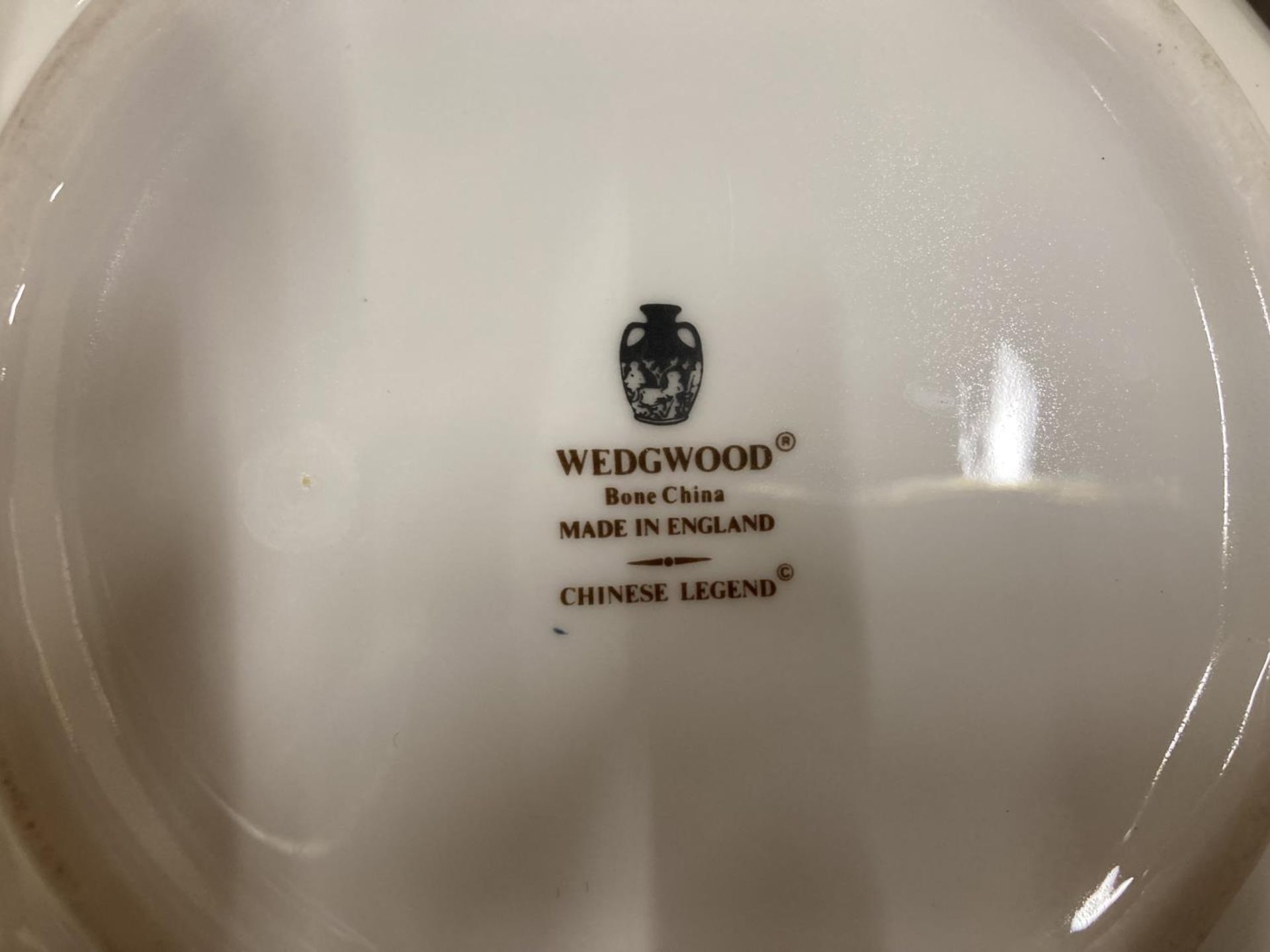 A WEDGWOOD "CHINESE LEGEND" OCTAGONAL BOWL - Image 4 of 4