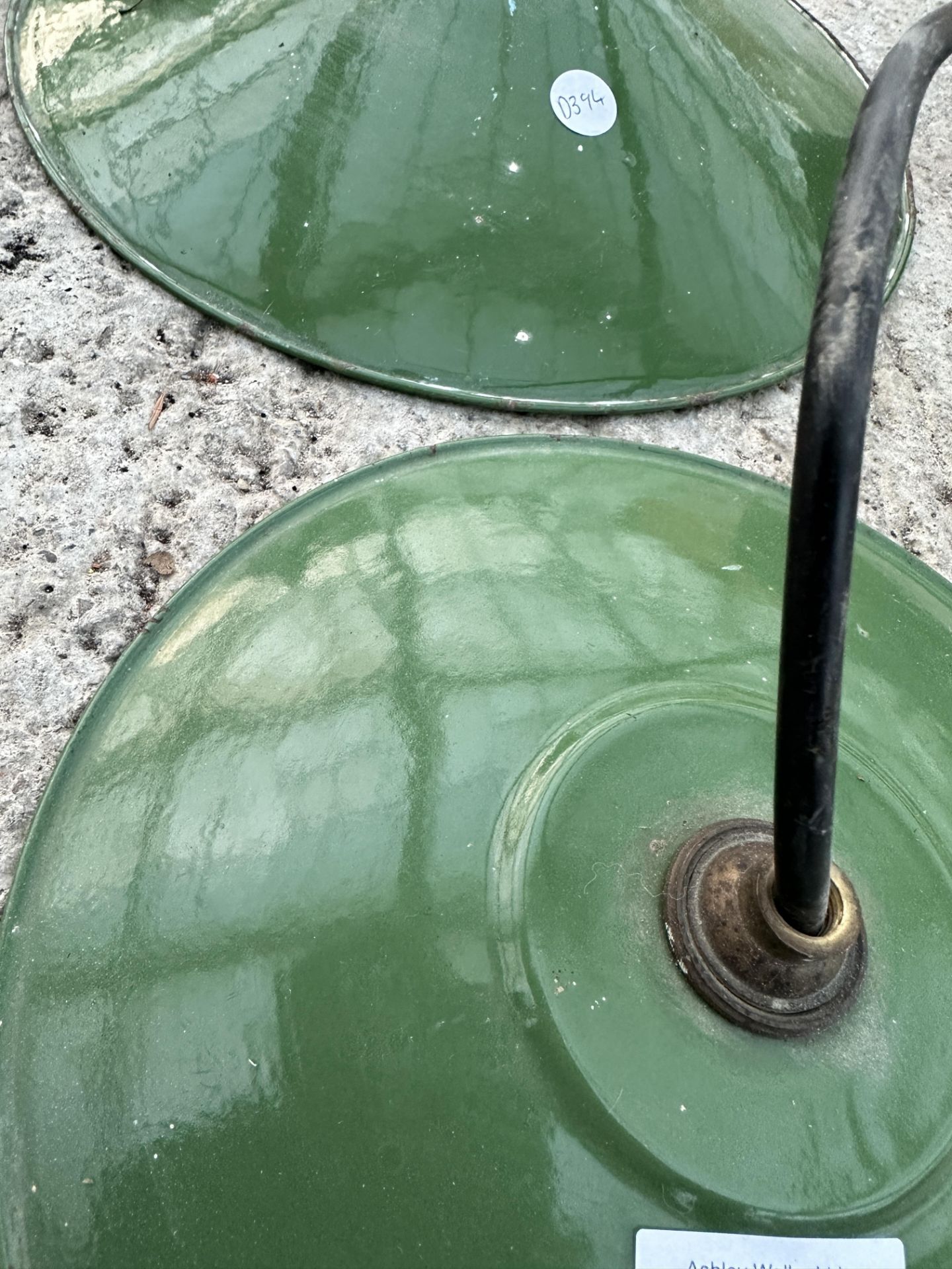 TWO RETRO GREEN ENAMELED LIGHT SHADES - Bild 2 aus 3