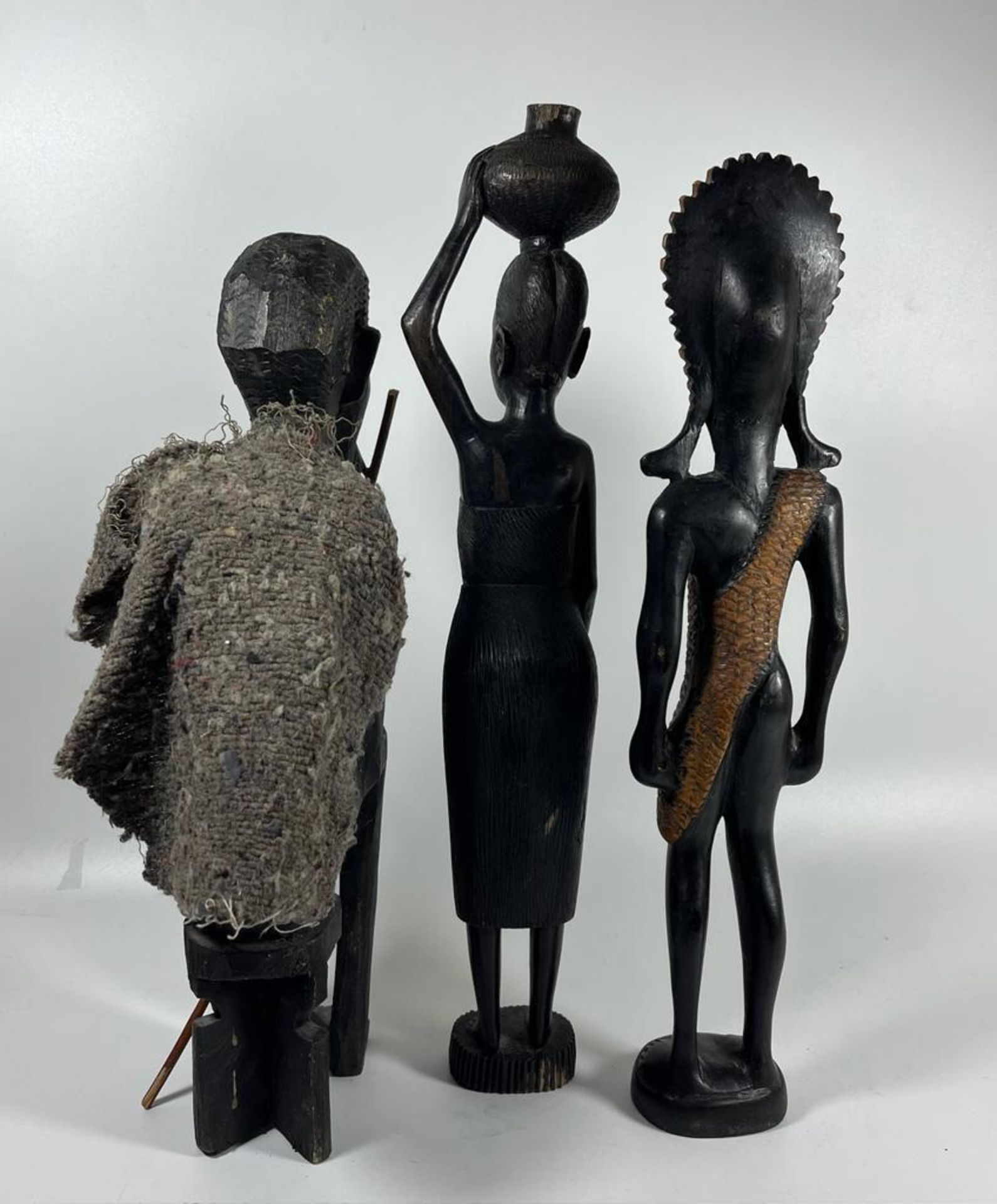 A GROUP OF THREE VINTAGE CARVED TRIBAL AFRICAN HARDWOOD FIGURES, HEIGHT 37 CM - Image 2 of 4