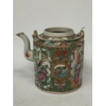 A 19TH CENTURY CHINESE CANTON FAMILLE ROSE MEDALLION TEAPOT, HEIGHT 16CM