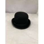 A CHRISTIES OF LONDON LADIES BOWLER RIDING HAT, SIZE 6 AND 5/8