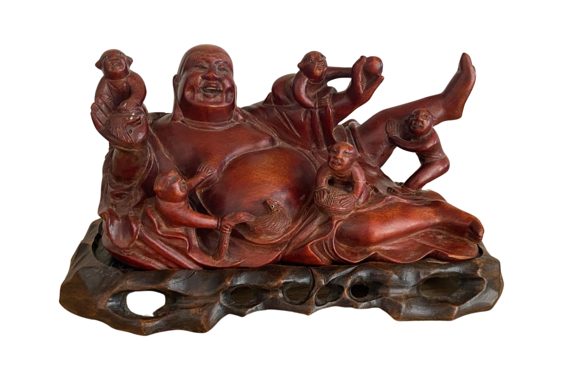 AN ANTIQUE CHINESE QING CARVED ROOTWOOD FIGURE OF A BUDDHA FIGURE WITH CHILDREN WITH BONE EYES, 22 X