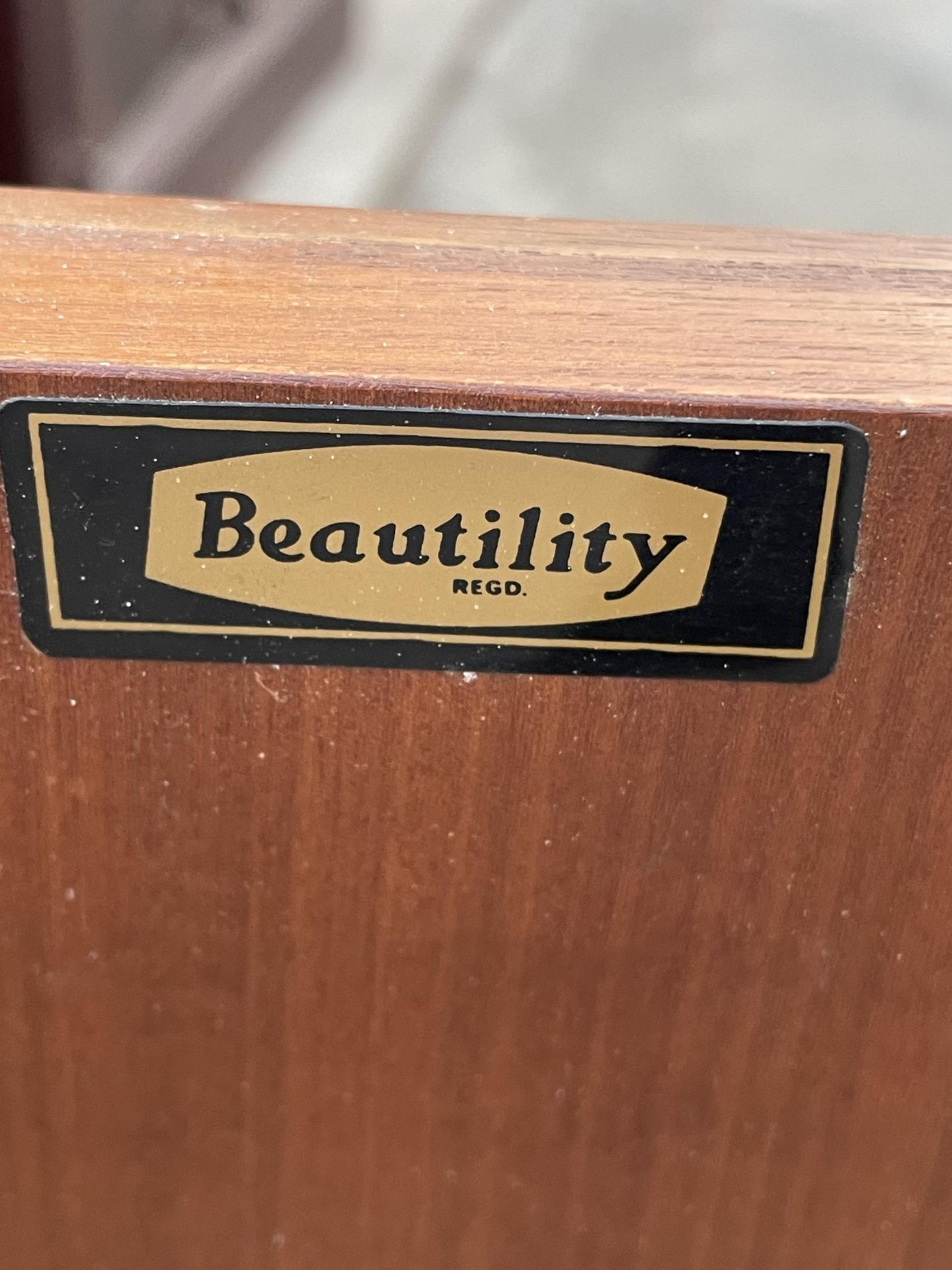 A RETRO TEAK BEAUTILITY SIDEBOARD ENCLOSING FOUR DRAWERS AND TWO CUPBOARDS, 72" WIDE - Image 3 of 3