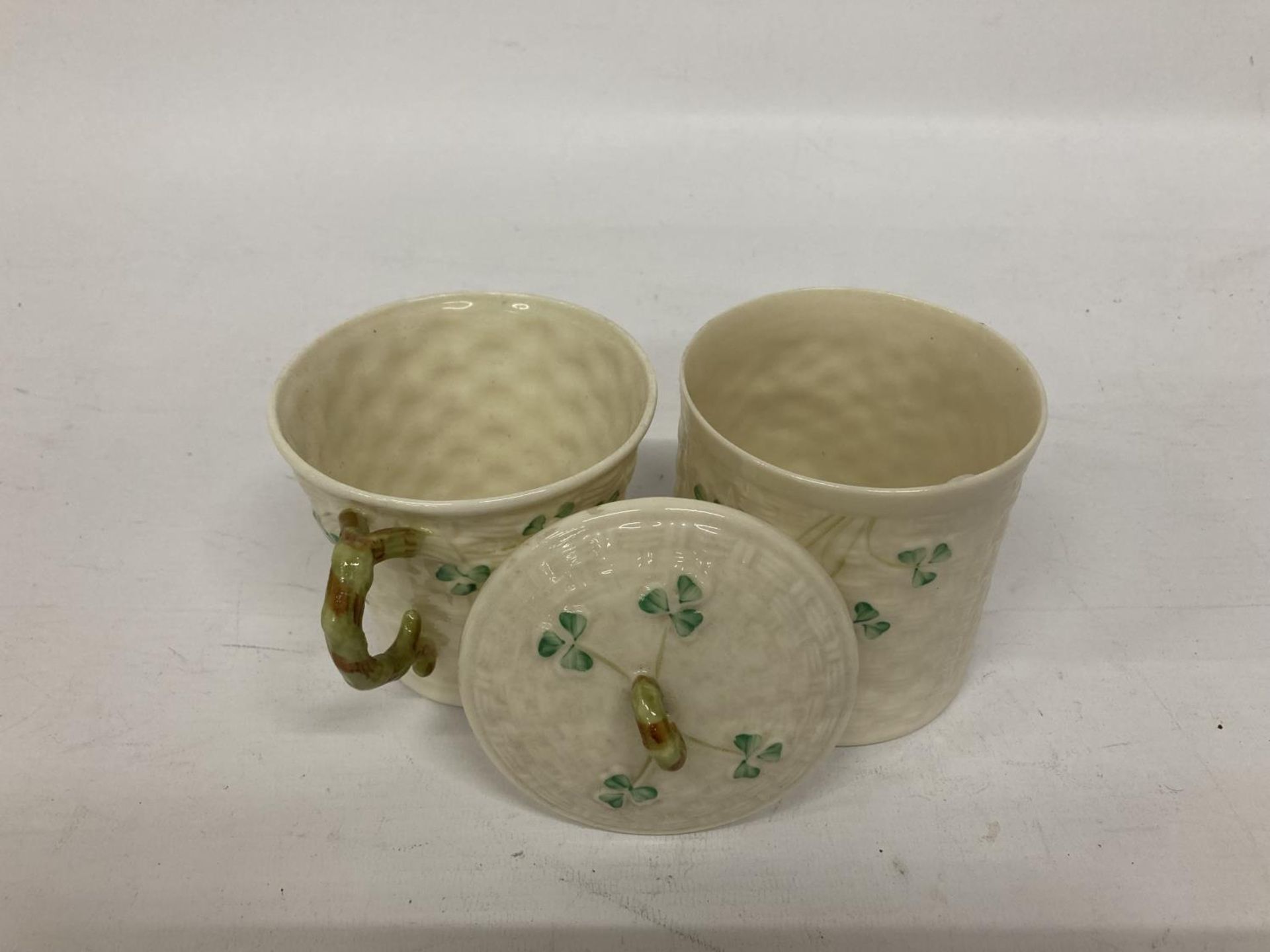 A BELLEEK IRISH SHAMROCK BASKETWEAVE LIDDED JAMPOT TOGETHER WITH A BASKETWEAVE MUG - Image 3 of 4