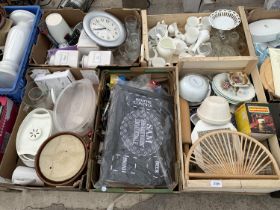 AN ASSORTMENT OF HOUSEHOLD CLEARANCE ITEMS TO INCLUDE CERAMICS AND GLASS WARE ETC