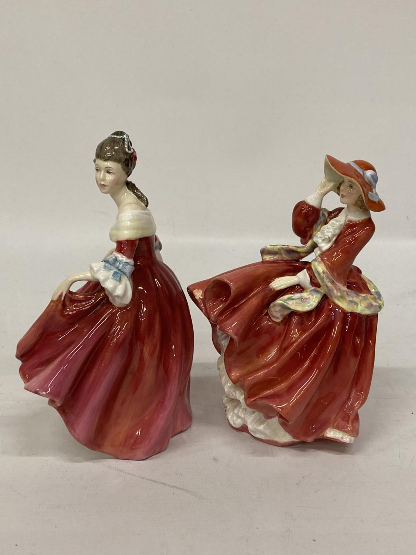 TWO ROYAL DOULTON FIGURINES "SOUTHERN BELLE" HN 2229 AND "TOP O'THE HILL" HN 1834 - Image 3 of 5