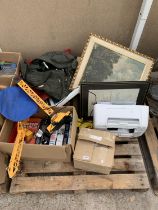 AN ASSORTMENT OF HOUSEHOLD CLEARANCE ITEMS TO INCLUDE BOOKS AND PRINTS ETC