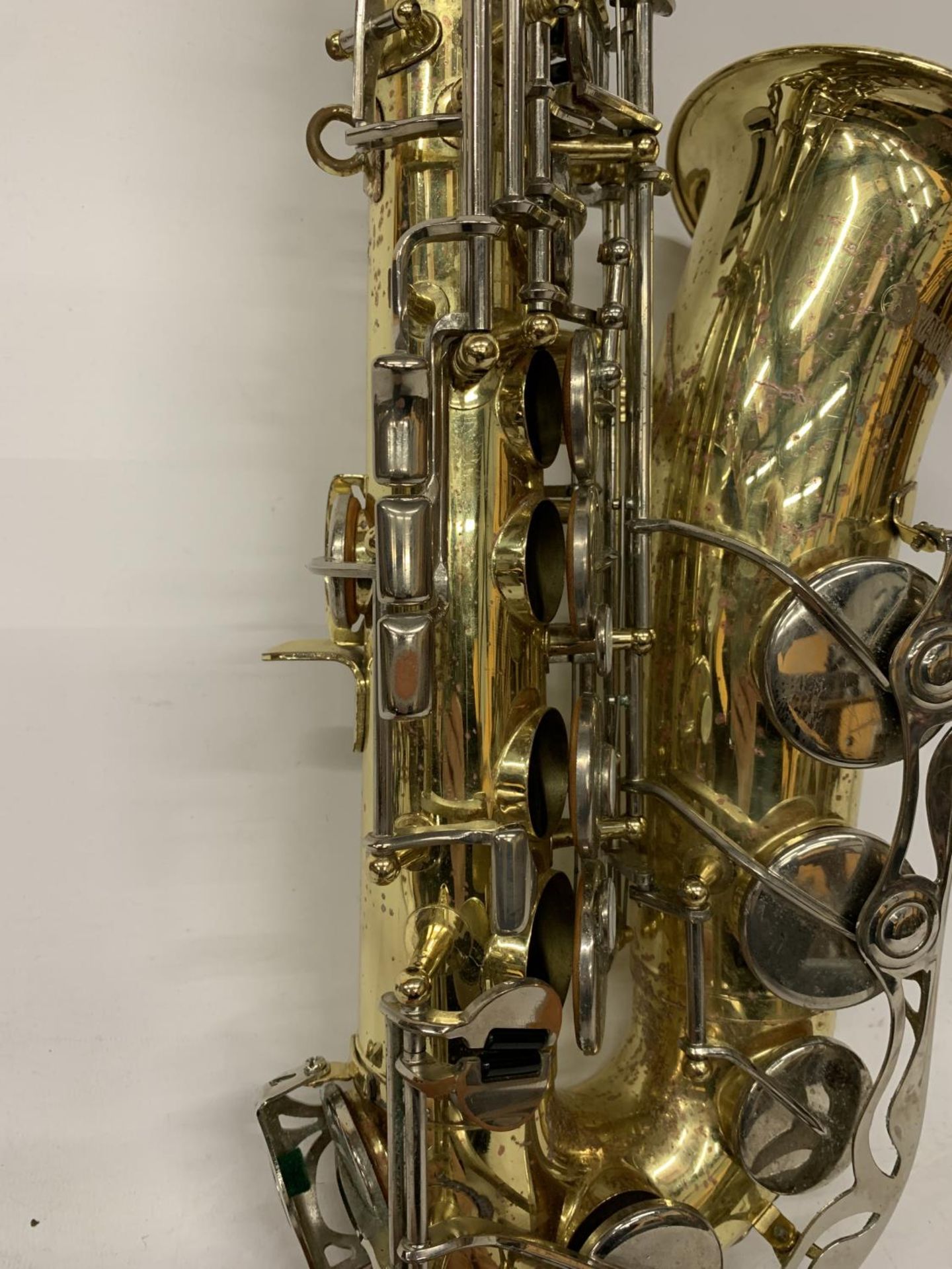 A YAMAHA SAXOPHONE WITH CASE AND A TEACHING BOOK - Image 11 of 24