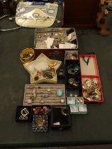 A LARGE QUANTITY OF COSTUME JEWELLERY, SOME BOXED TO INCLUDE EARRINGS, RINGS, NECKLACES, BROOCHES,