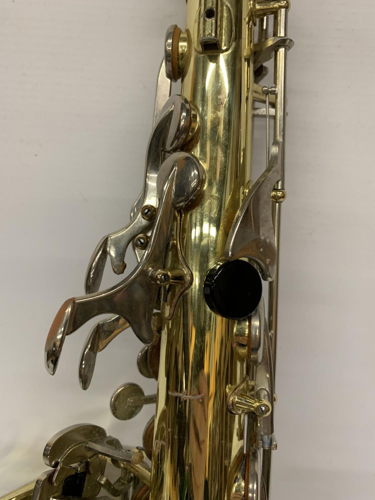 A YAMAHA SAXOPHONE WITH CASE AND A TEACHING BOOK - Image 15 of 24