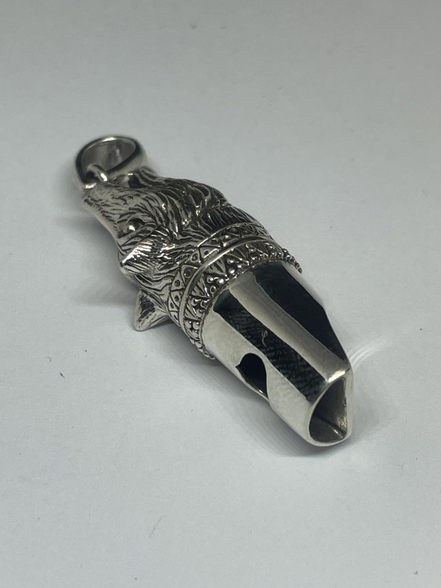 A SILVER FOX WHISTLE PENDANT - Image 2 of 3