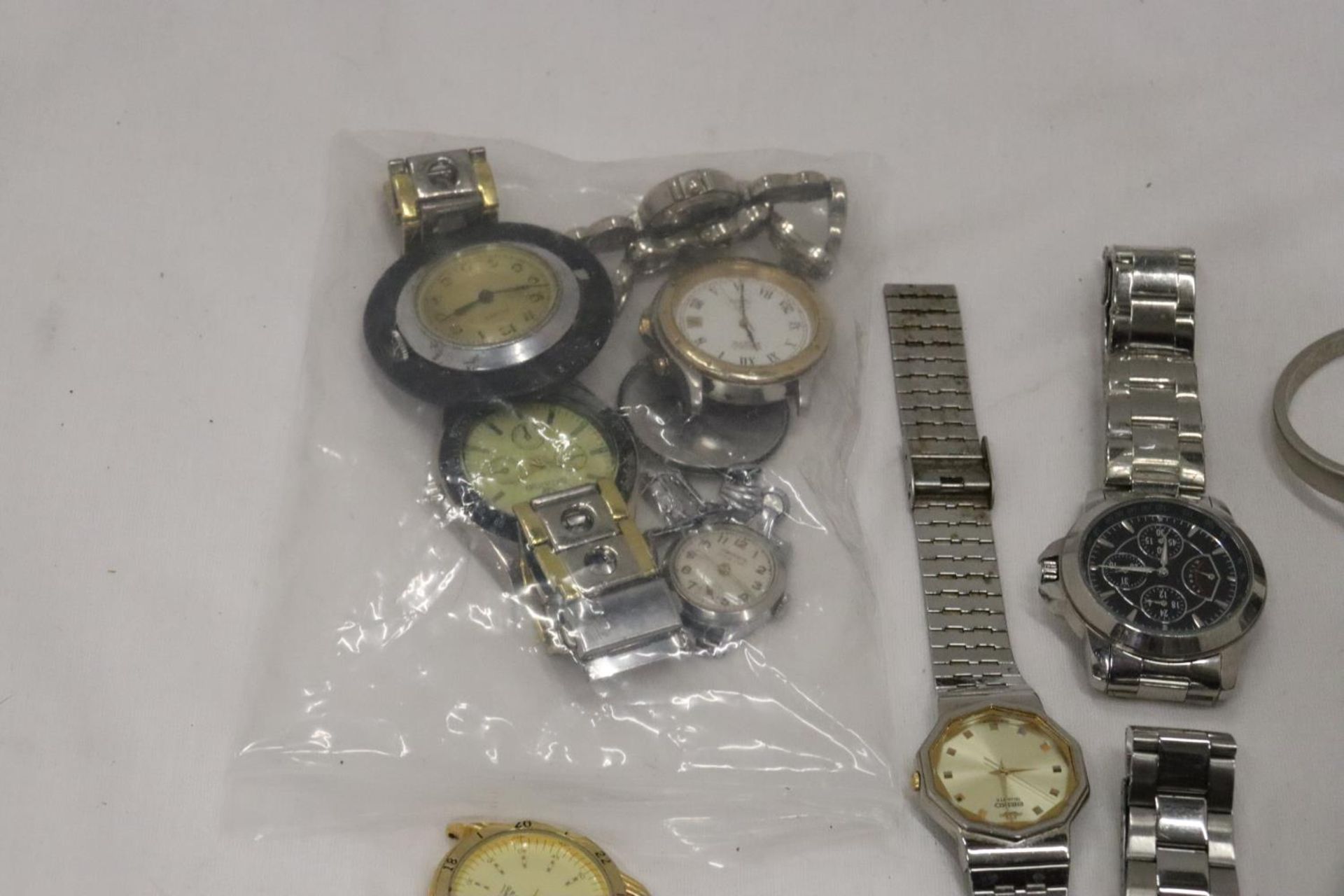 A BAG OF WRISTWATCH SPARES FOR REPAIRS - Image 6 of 8