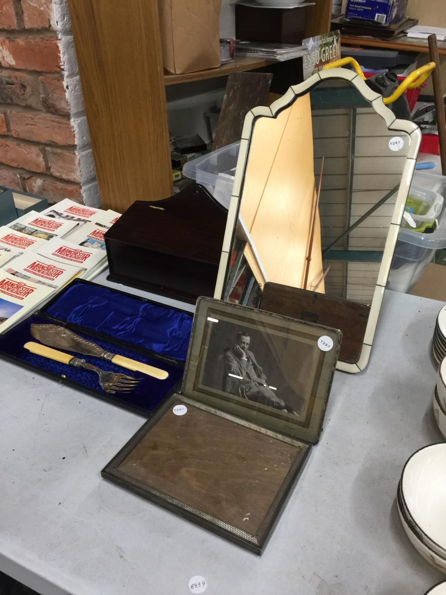 VARIOUS ITEMS TO INCLUDE A MIRROR, FRAMES, BOXED FISH SERVING SET AND A FURTHER BOX