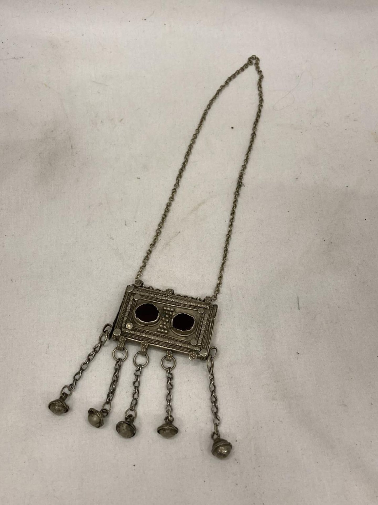 AN ASIAN SILVER CHATELAINE - Image 3 of 3