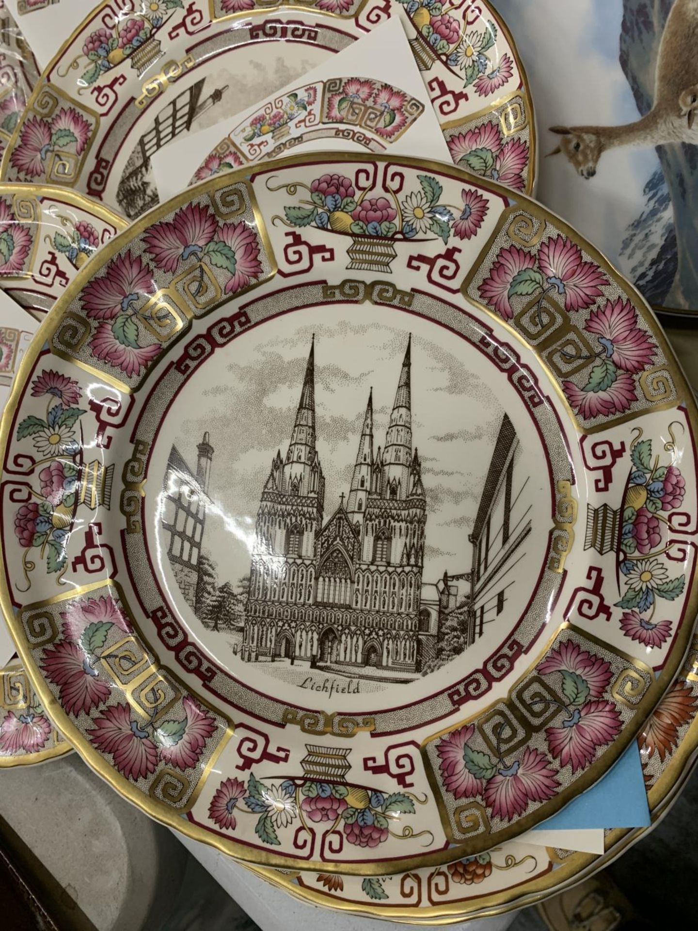 A LARGE COLLECTION OF COLLECTORS PLATES TO INCLUDE MASONS CHRISTMAS PLATES, ROYAL DOULTON ETC - Image 3 of 6