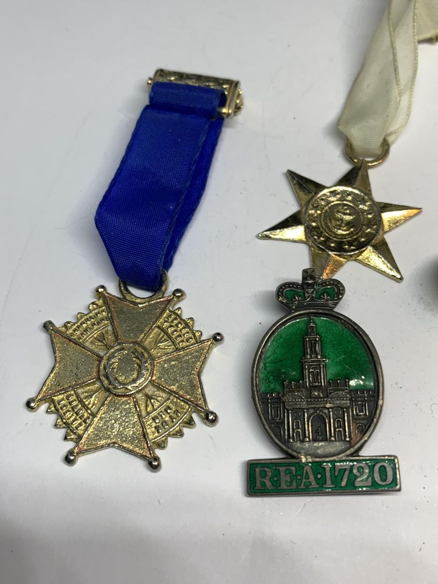 VARIOUS MILITARY BADGES, MEDALS AND BUTTONS - Image 2 of 3