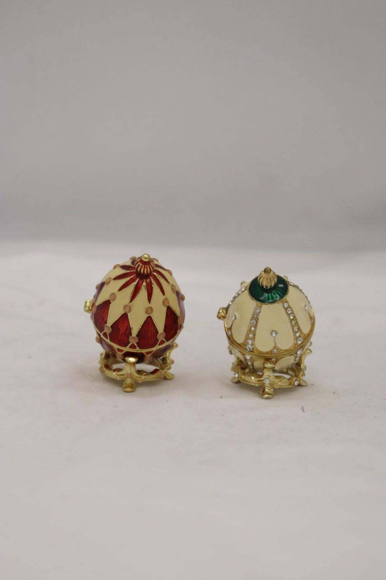 TWO DECORATIVE ENAMELLED EGG TRINKET BOXES ON STANDS - Image 3 of 6