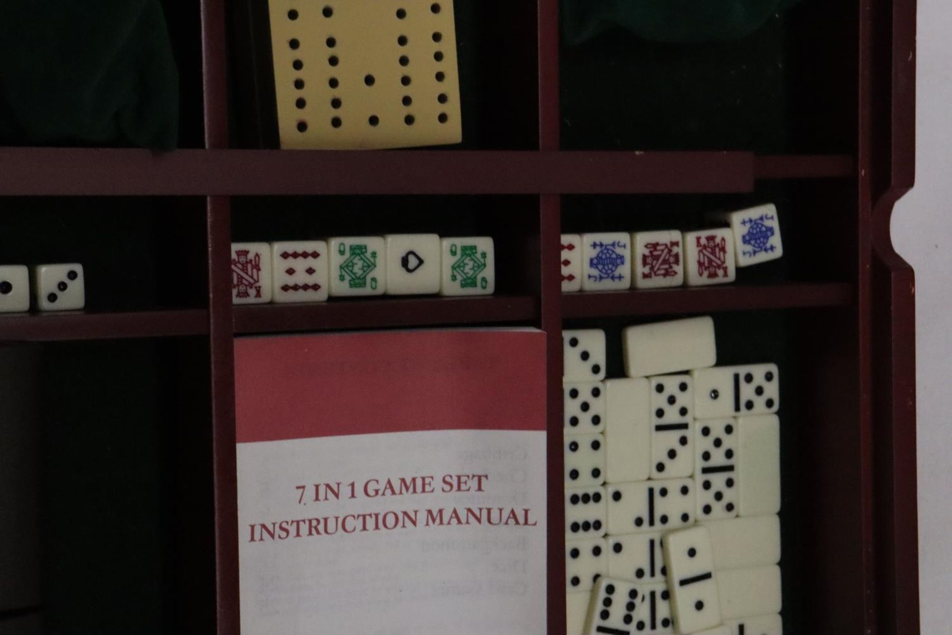 A 7 IN 1 COMPENDIUM SET TO INCLUDE CHESS, DRAUGHTS, BACKGAMMON, ETC - Image 6 of 6