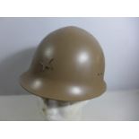 A PAINTED METAL MILITARY HELMET AND LINING