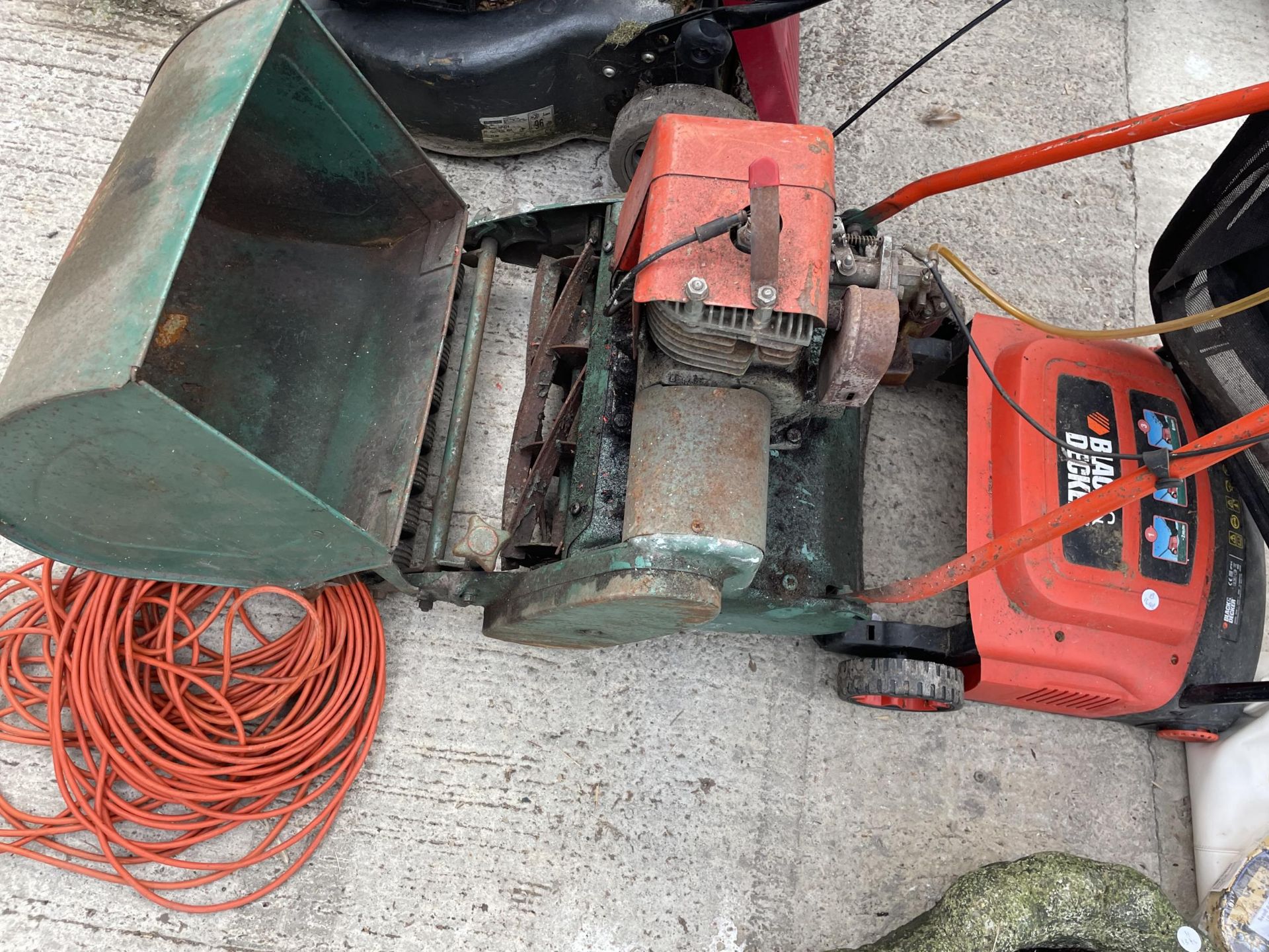 AN ELECTRIC BLACK AND DECKER LAWN MOWER AND A SUFFOLK PUNCH ROTARY LAWN MOWER - Image 2 of 3