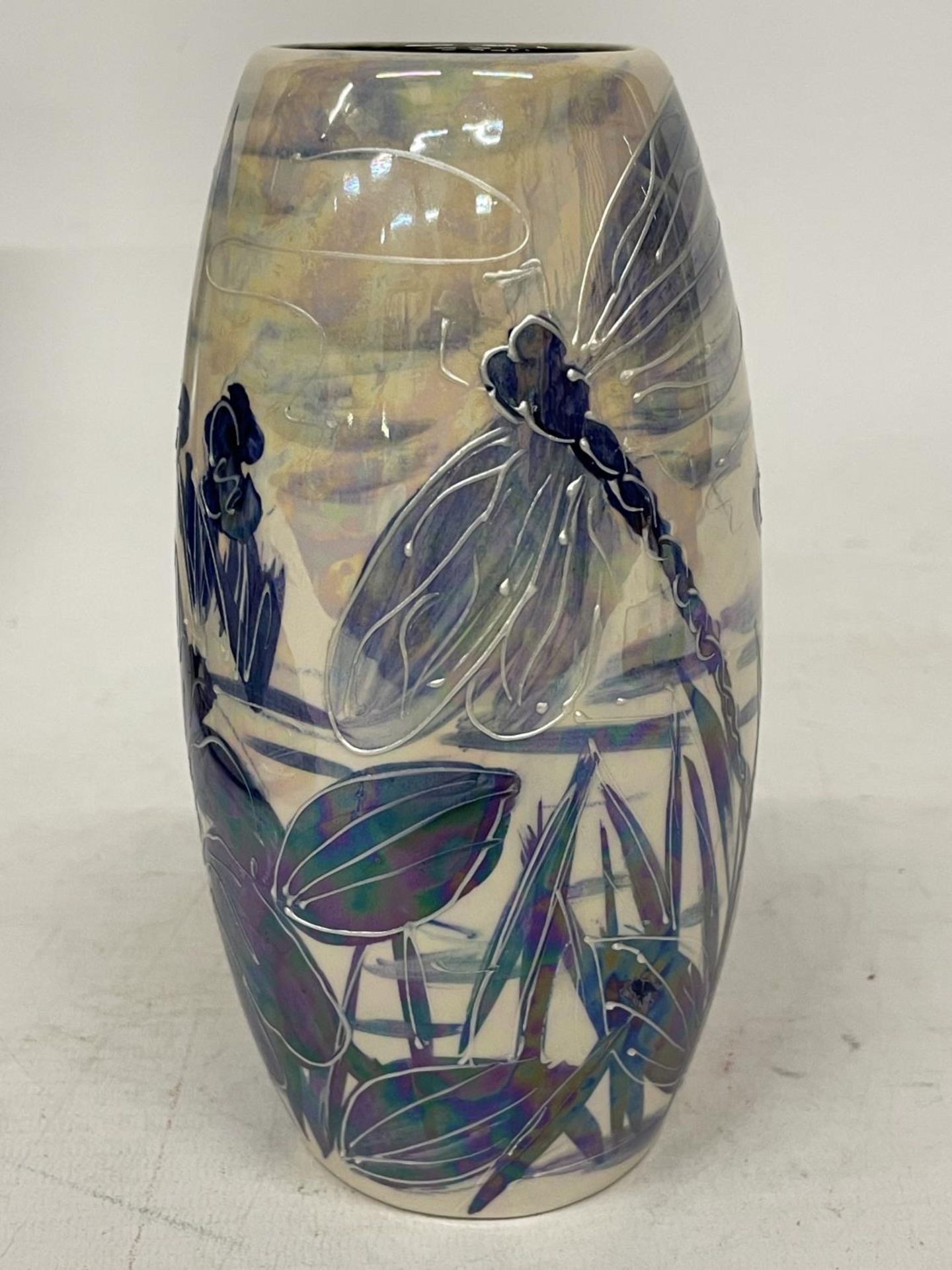 AN ANITA HARRIS DRAGONFLY LUSTRE VASE SIGNED IN GOLD