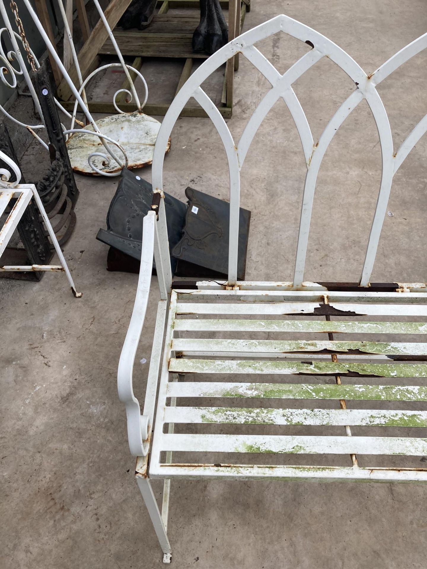 A DECORATIVE METAL TWO SEATER FOLDING GARDEN BENCH (W:104CM) - Image 3 of 4