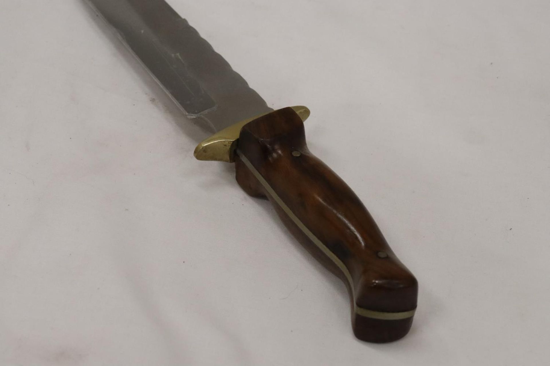 A HANDMADE DAGGER WITH WOODEN HANDLE - Image 4 of 4