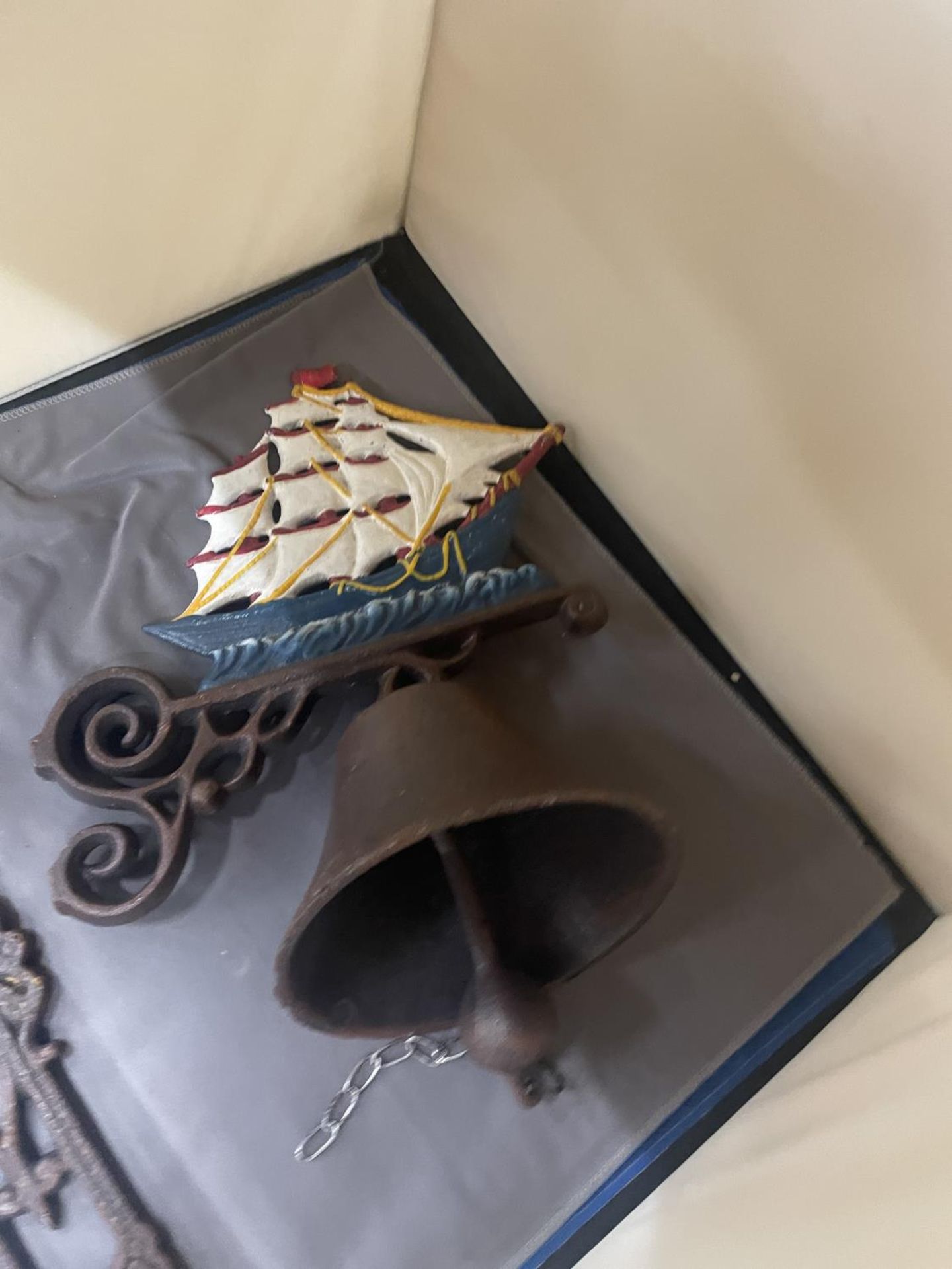 A LARGE CAST 'GALLEON' WALL BELL, 13 INCH X 10 INCH - Image 3 of 4