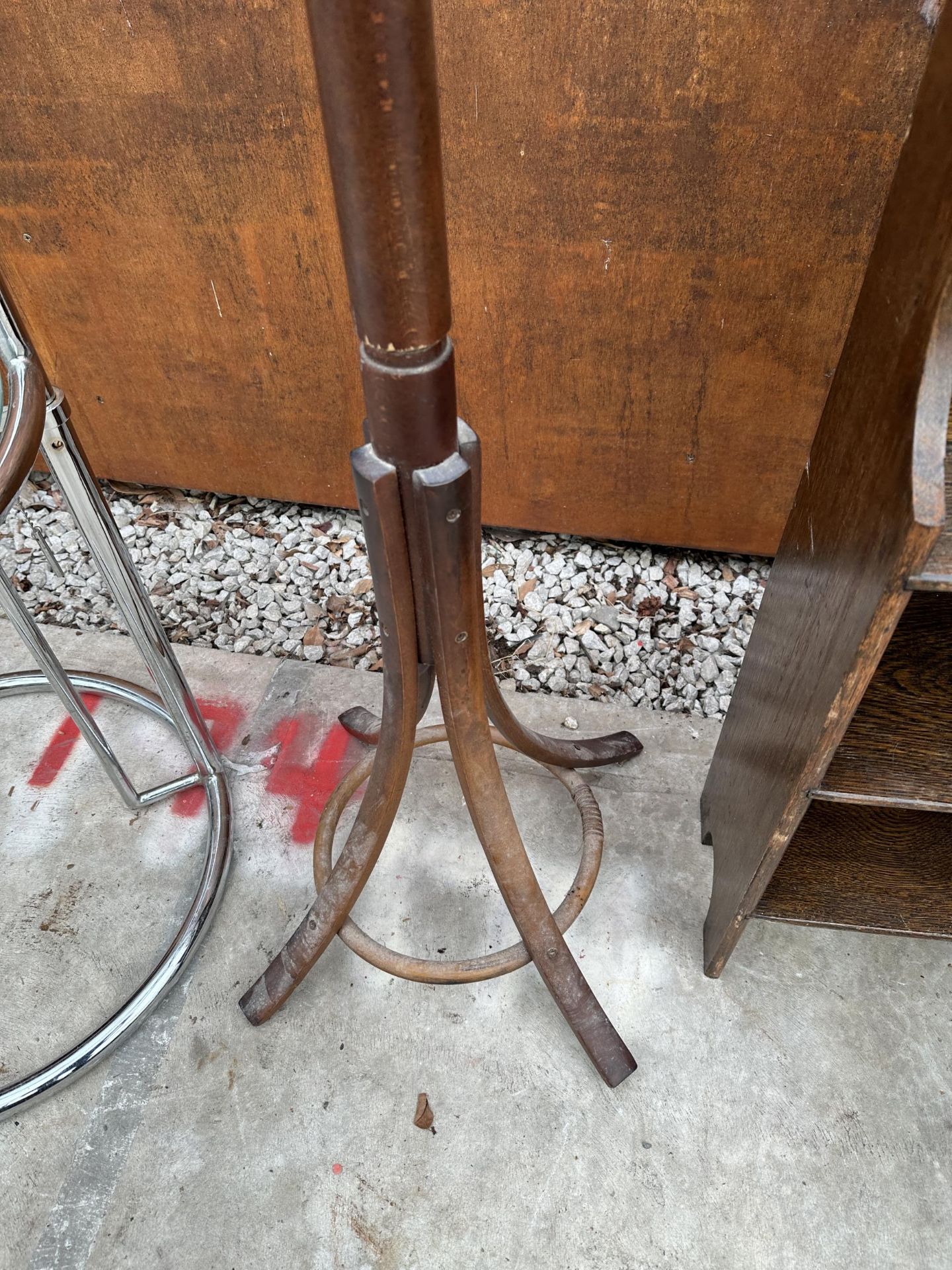 A BENTWOOD COAT STAND WITH TURNED COLUMN - Image 3 of 3