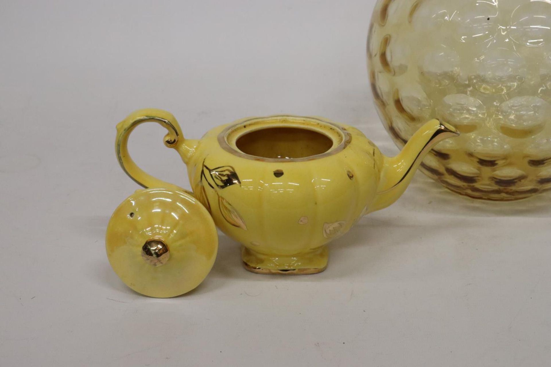 AN ARTHUR WOODS TEAPOT AND A LARGE RETRO GLASS BOWL - Image 3 of 5