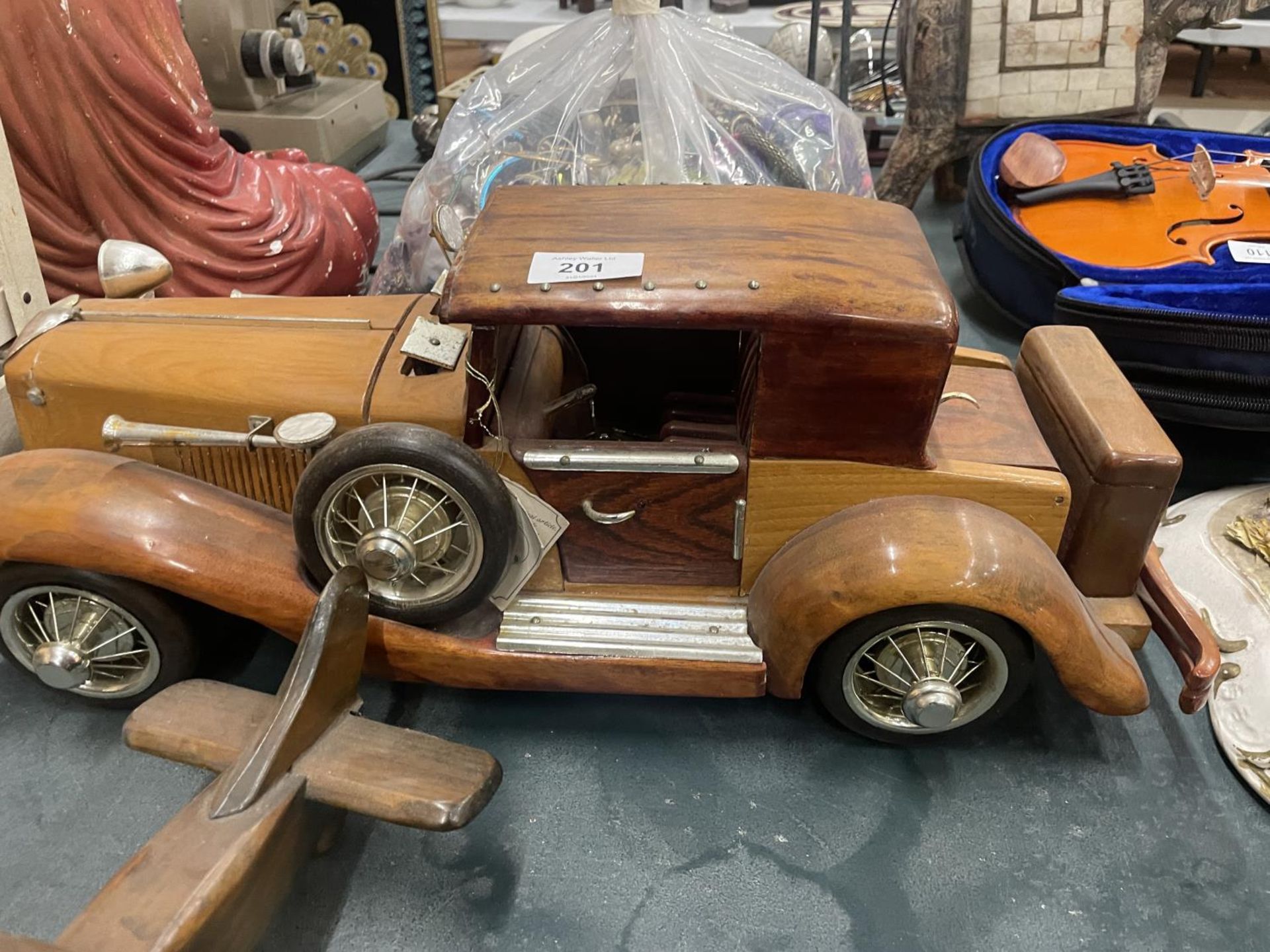 A LARGE WOODEN MODEL OF A CAR PLUS A SMALLER MODEL OF A BI-PLANE - Bild 3 aus 7