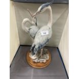 A CAPODIMONTE ITALIAN SCULPTURE OF TWO HERONS BY GIUSEPPE ARMANI HEIGHT 41 CM