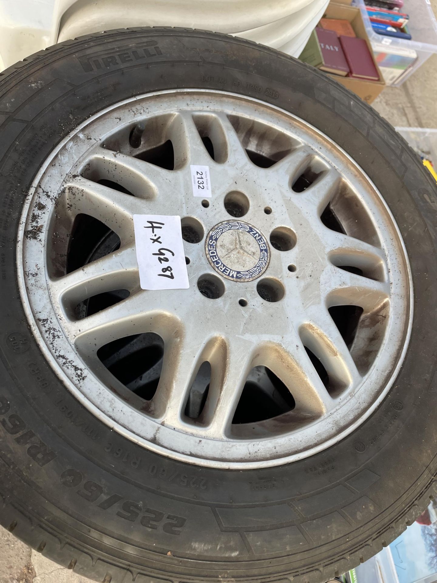 A SET OF FOUR MERCEDES BENZ RIMS WITH 225/60R16C TYRES - Image 2 of 5