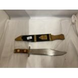 A BOWIE KNIFE AND SCABBARD WITH 27.5CM BLADE