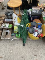 AN ASSORTMENT OF HOUSEHOLD CLEARANCE ITEMS