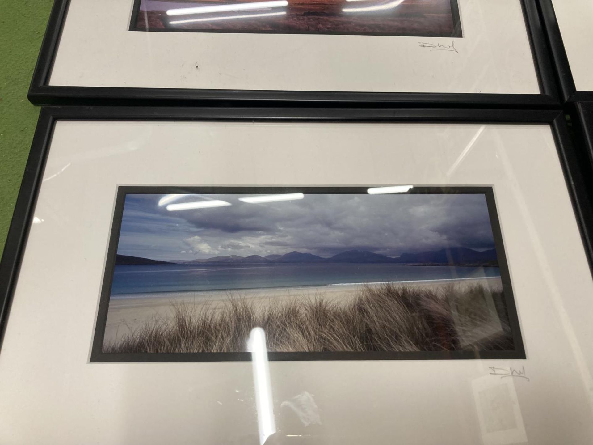 FOUR FRAMED PHOTOGRAPHS BY DAVID WILSON TO INCLUDE LOOKING TOWARDS THE EYE PENINSULA TIUMPAN - Bild 5 aus 5