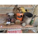 AN ASSORTMENT OF VINTAGE MOTOR ITEMS TO INCLUDE OIL JUGS, FUEL PUMP AND AN AMP METRE ETC