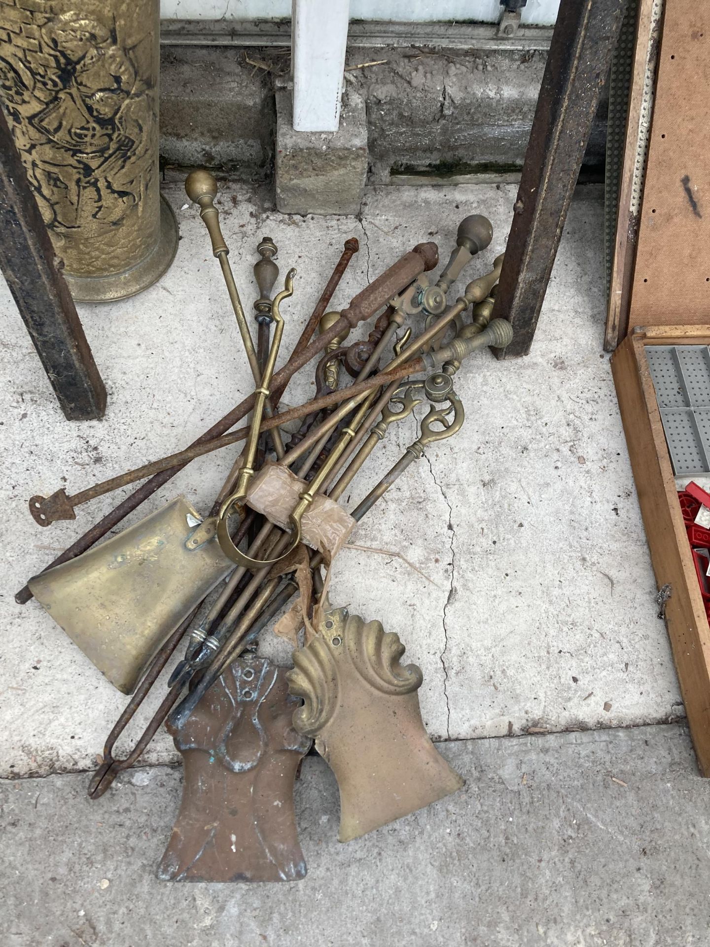 A VINTAGE COPPER FIRE HOOD, BRASS COMPANION ITEMS AND A BRASS STICK STAND ETC - Image 2 of 4