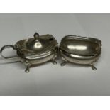 A PAIR OF MAPPIN & WEBB HALLMARKED BIRMINGHAM SILVER SALTS, WEIGHT 63.79 GRAMS (NO GLASS LINER)