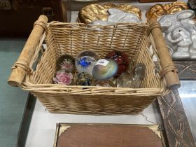 A COLLECTION OF GLASS PAPERWEIGHTS TO INCLUDE AN IRRIDESCENT MUSHROOM, WEDGWOOD, ETC - 10 IN TOTAL