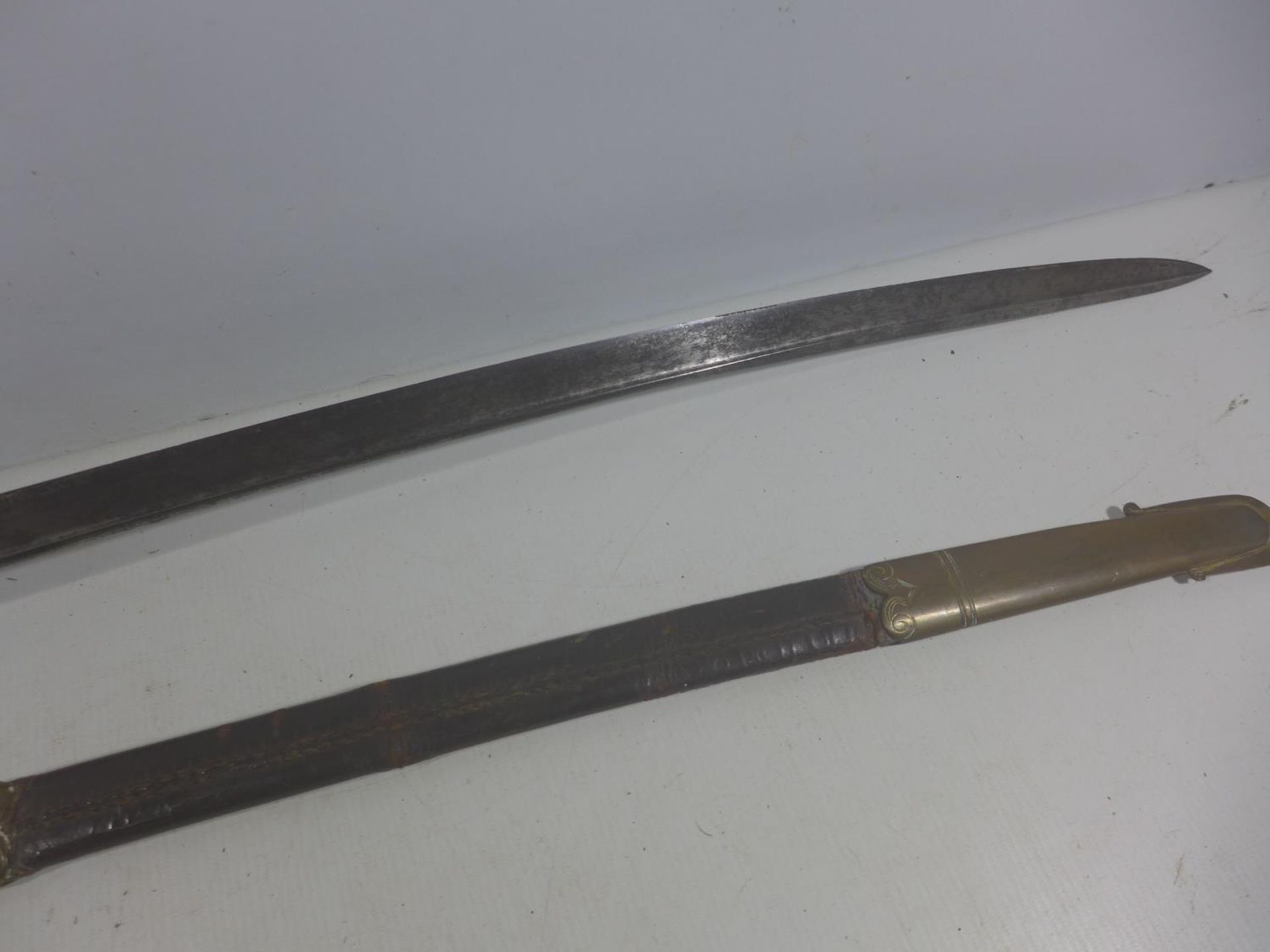 A WILLIAM IV 1822 PATTERN OFFICERS SWORD AND SCABBARD, 82CM BLADE WITH ACID ETCHED DECORATION, - Image 6 of 9