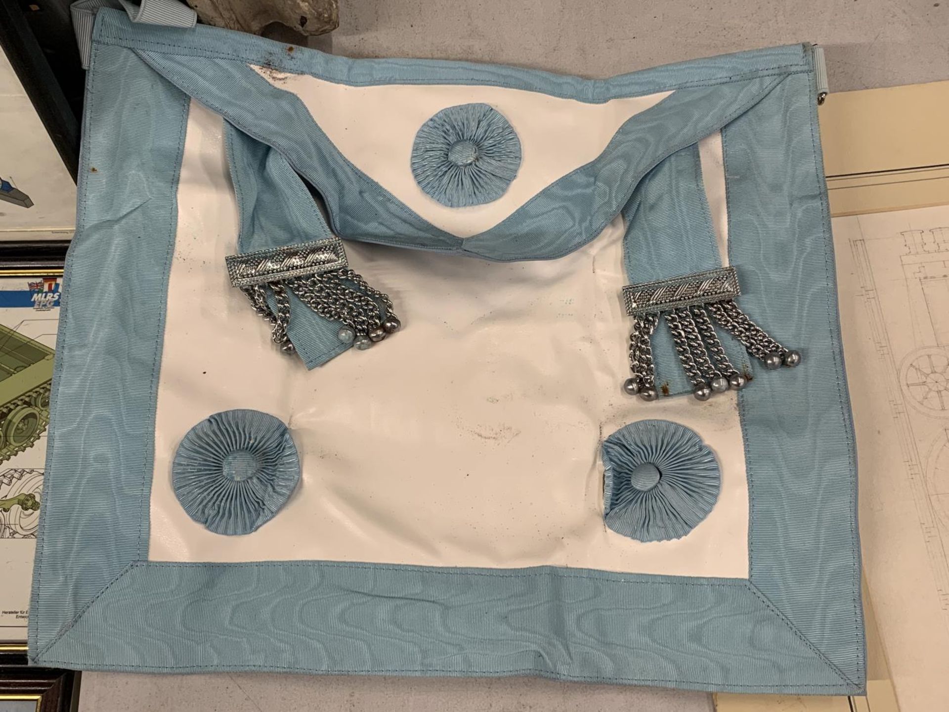 A MASONIMC APRON IN A LEATHER POUCH BELONGED TO BRO. A. DALE, GOULBURN LODGE, NO. 8478 - Image 2 of 3