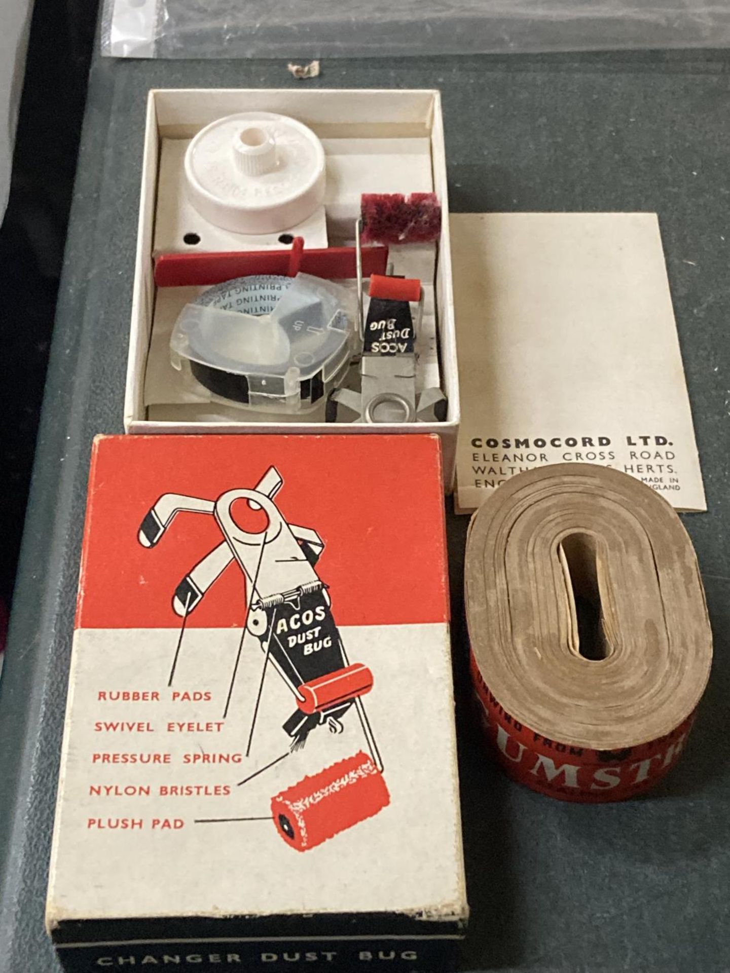 A VINTAGE BOXED UNIVERSAL DUST BUG CHANGER AND SEALS - Image 2 of 2