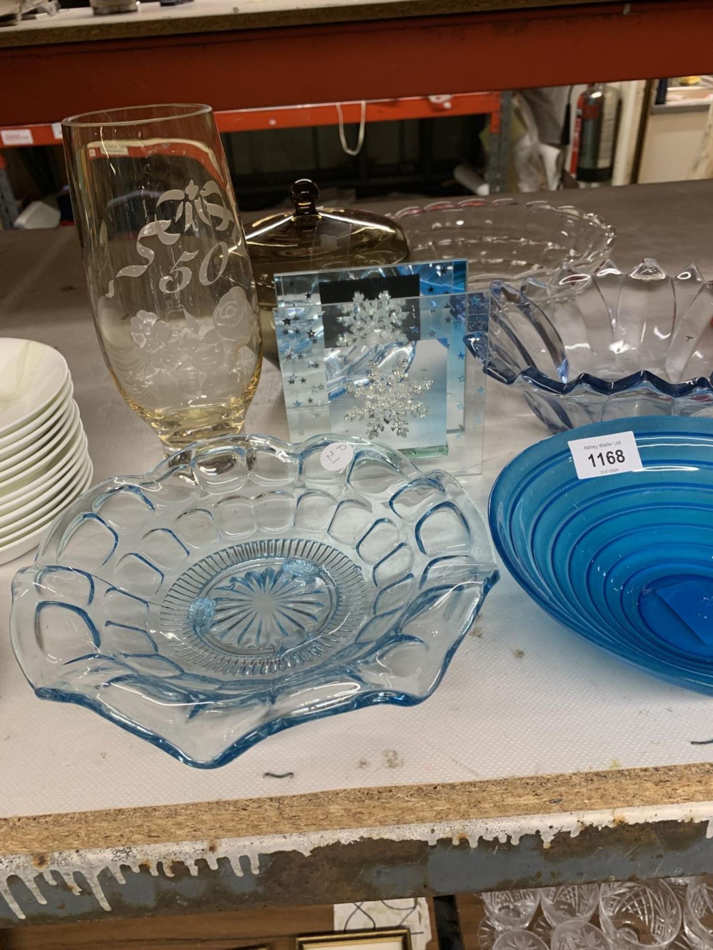 A QUANTITY OF GLASS BOWLS, A VASE, ETC - Image 3 of 4