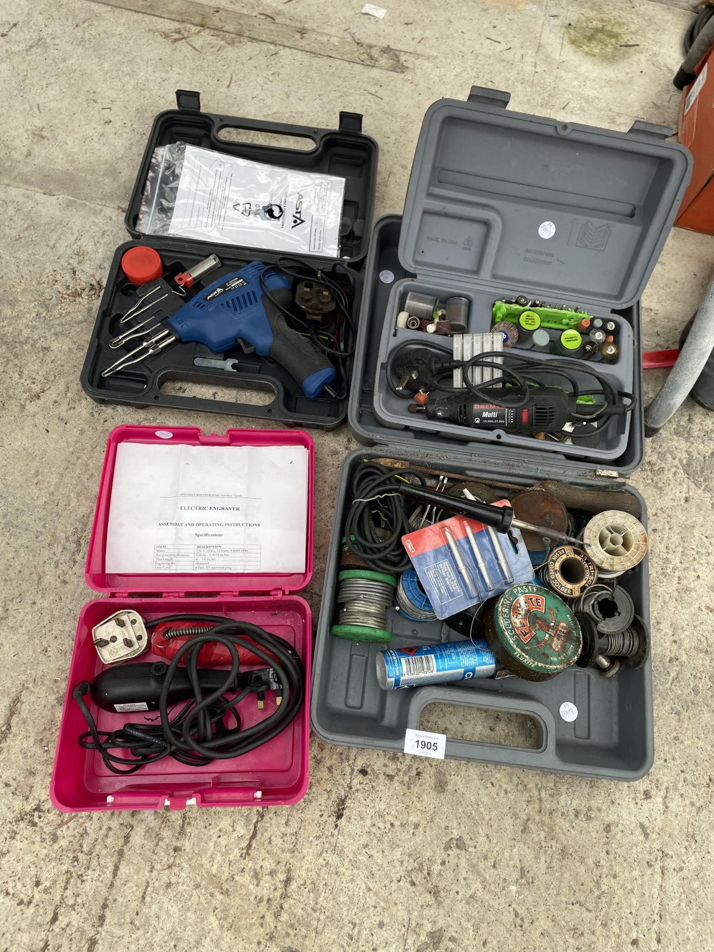 AN ASSORTMENT OF TOOLS TO INCLUDE SOLDERING IRONS, WIRE AND A DREMEL MULTI TOOL ETC