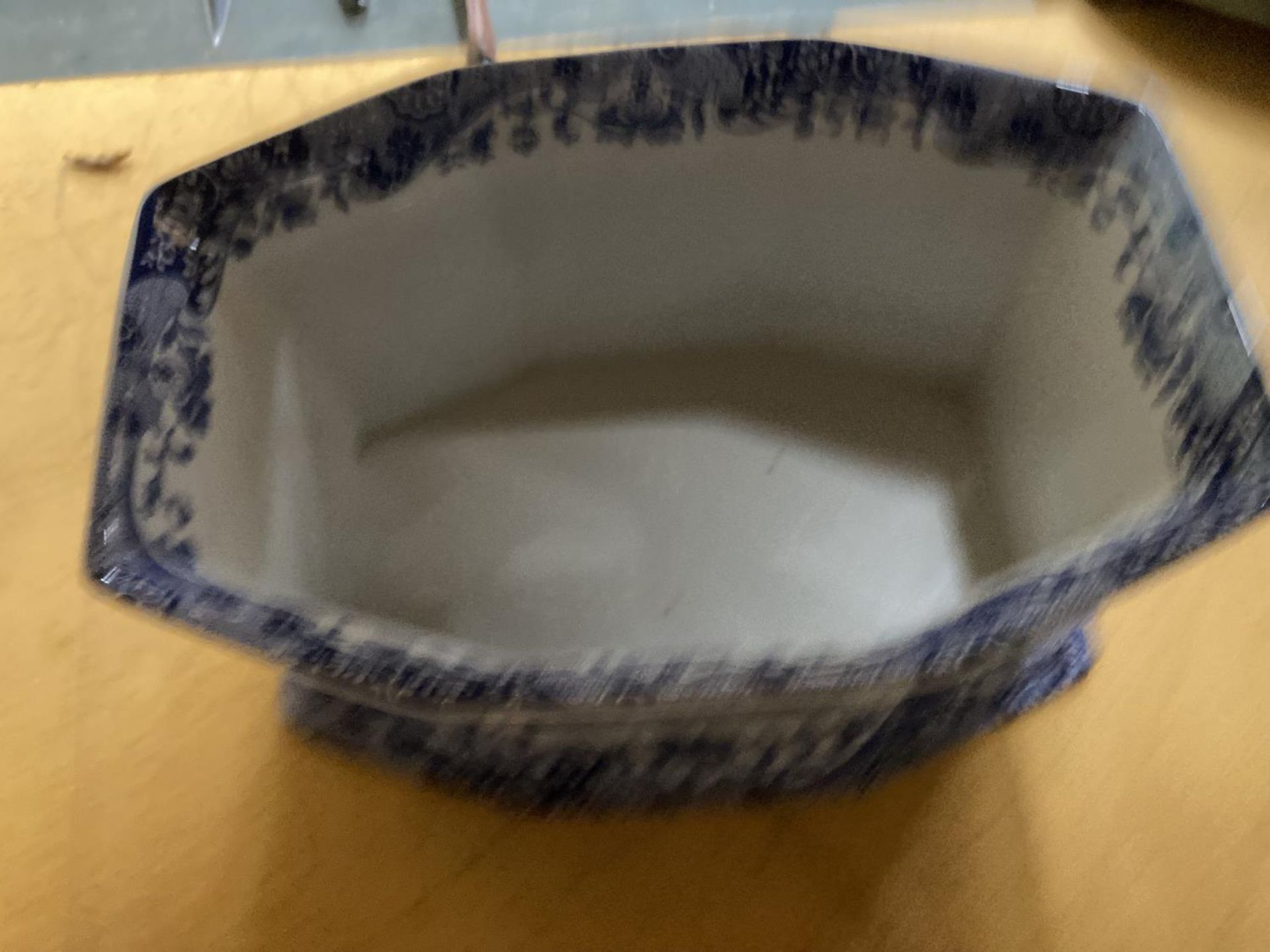 A SPODE 'BLUE ITALIAN' DOUBLE PLANTER, HEIGHT 13CM, WIDTH 26CM - Image 2 of 3