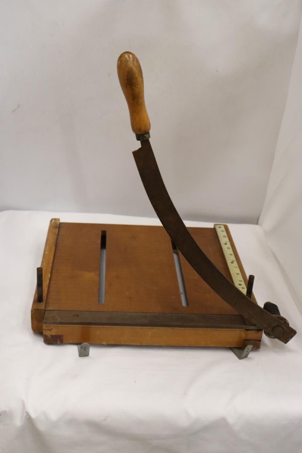 A VINTAGE WOODEN GUILLOTINE - Image 2 of 5