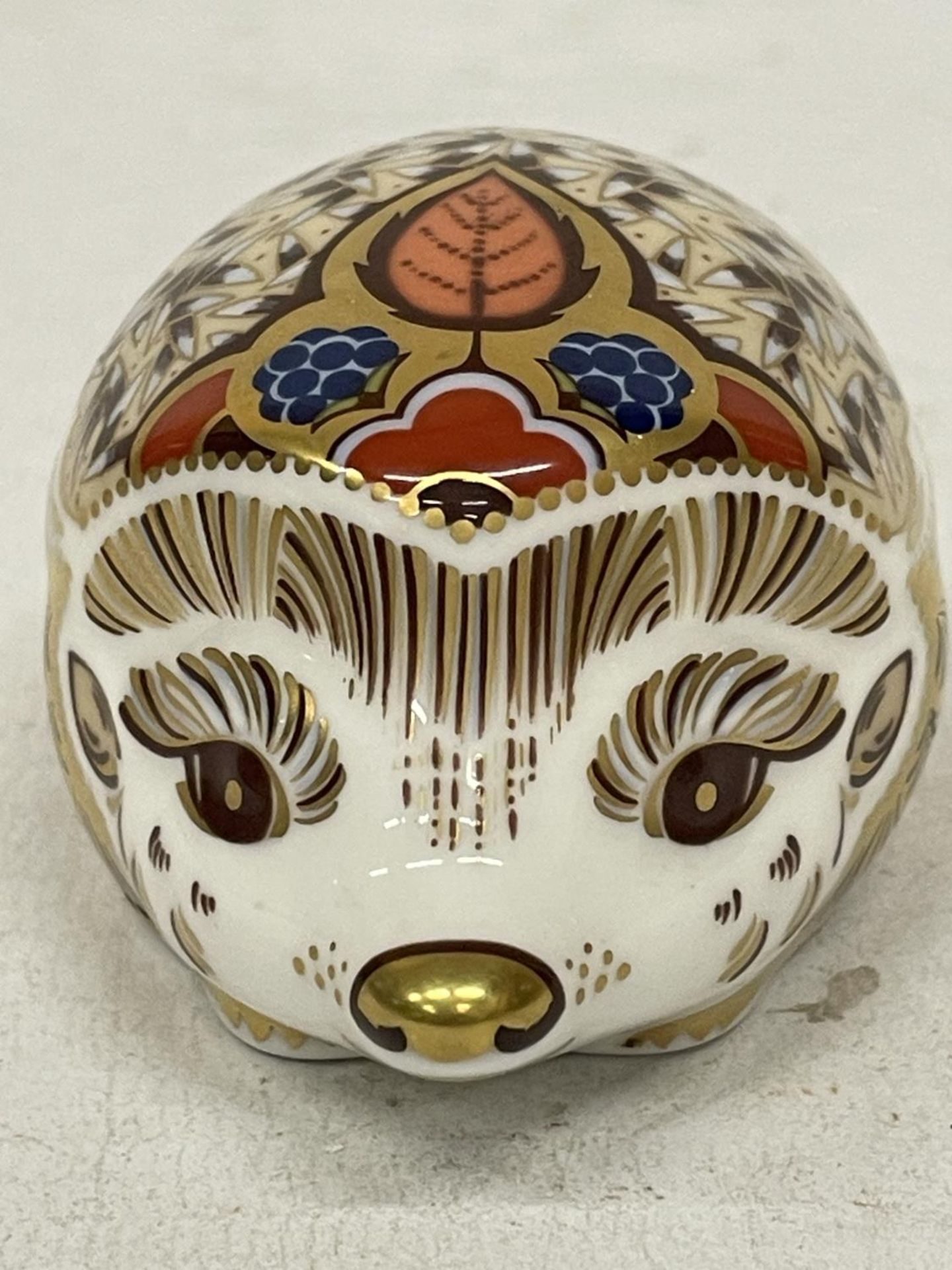 A ROYAL CROWN DERBY BRAMBLE HEDGEHOG (FIRSTS) - Image 4 of 4